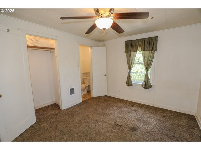 520 W UMPQUA St, Roseburg, OR 97471