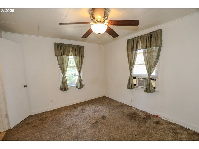 520 W UMPQUA St, Roseburg, OR 97471
