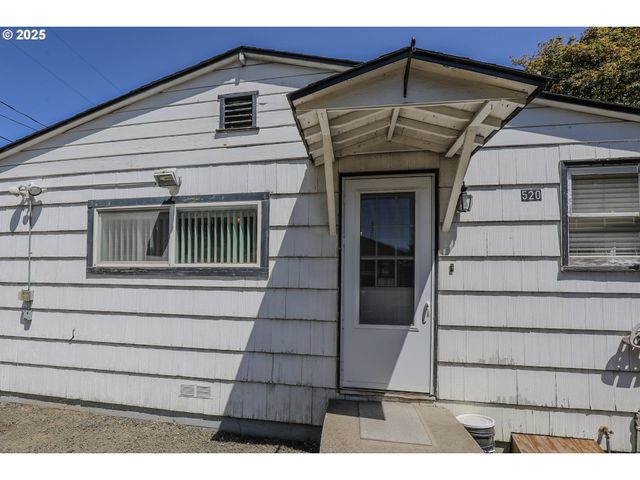 520 W UMPQUA St, Roseburg, OR 97471