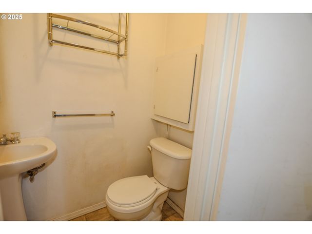 520 W UMPQUA St, Roseburg, OR 97471