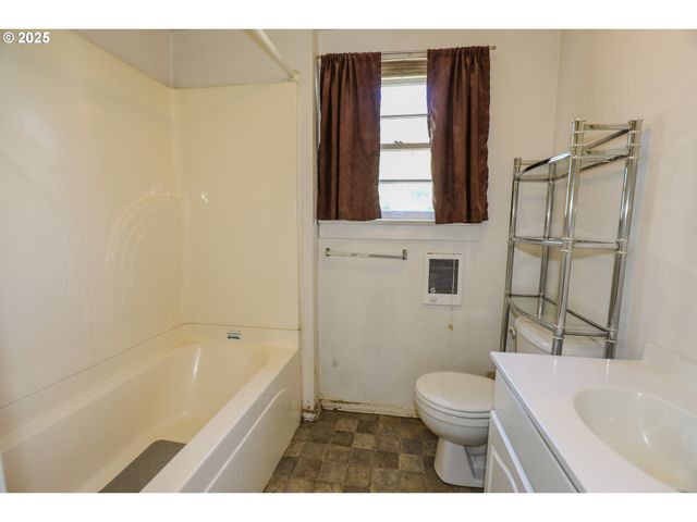 520 W UMPQUA St, Roseburg, OR 97471