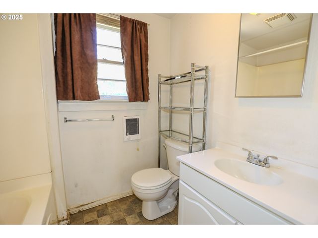 520 W UMPQUA St, Roseburg, OR 97471