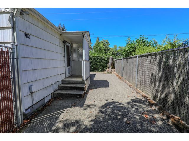 520 W UMPQUA St, Roseburg, OR 97471