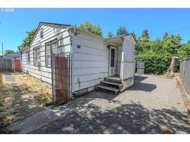 520 W UMPQUA St, Roseburg, OR 97471