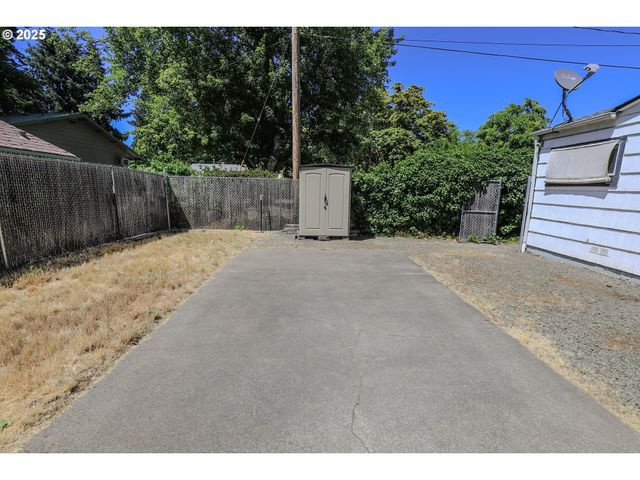 520 W UMPQUA St, Roseburg, OR 97471