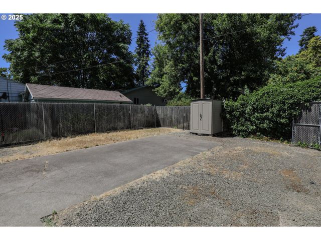 520 W UMPQUA St, Roseburg, OR 97471