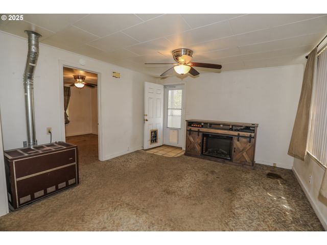 520 W UMPQUA St, Roseburg, OR 97471