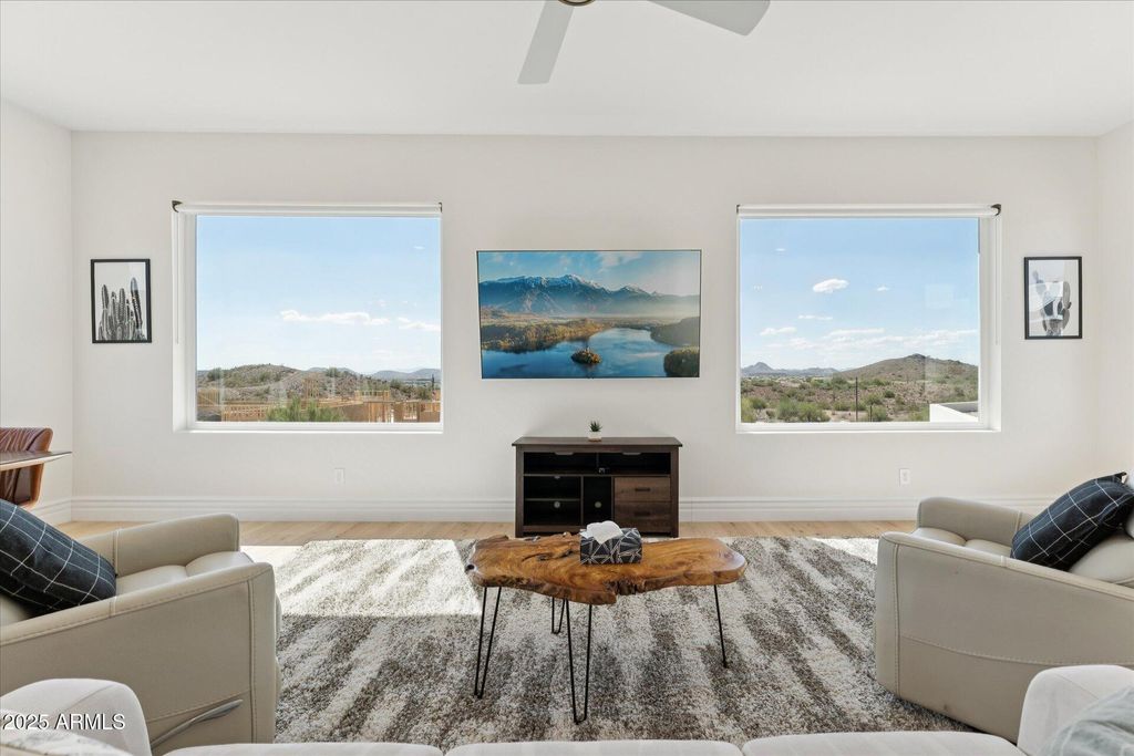 221 W JOMAX Road 1, Phoenix, AZ 85085