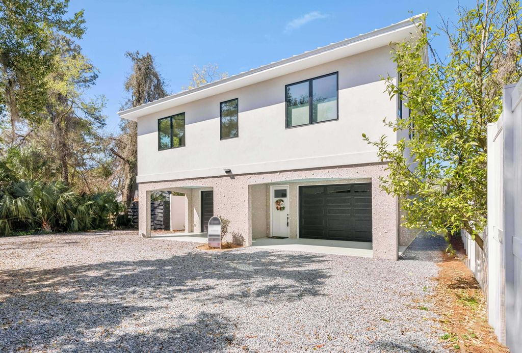 Image 1 of property listing at 669 Arnold Lane, Saint Simons Island, GA 31522