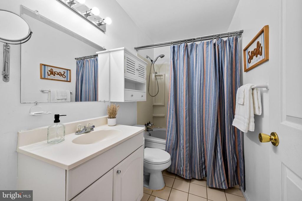 Image 18 of property listing at 7258 BRIDGEWOOD DR, Baltimore, MD 21224