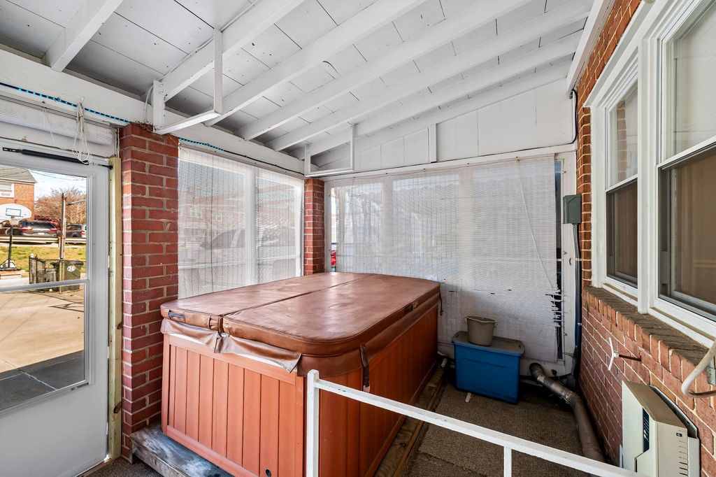 Image 27 of property listing at 7258 BRIDGEWOOD DR, Baltimore, MD 21224