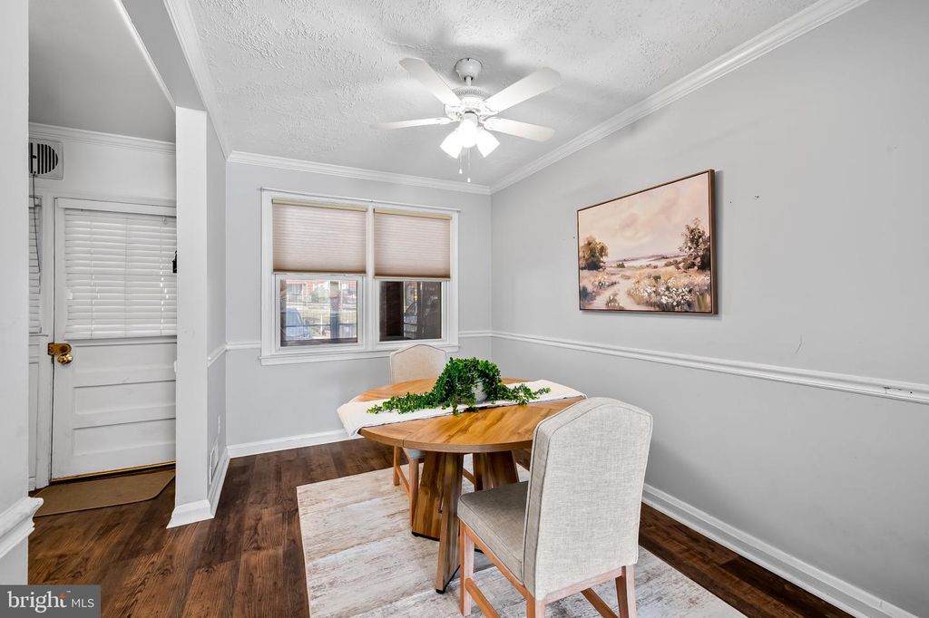 Image 7 of property listing at 7258 BRIDGEWOOD DR, Baltimore, MD 21224