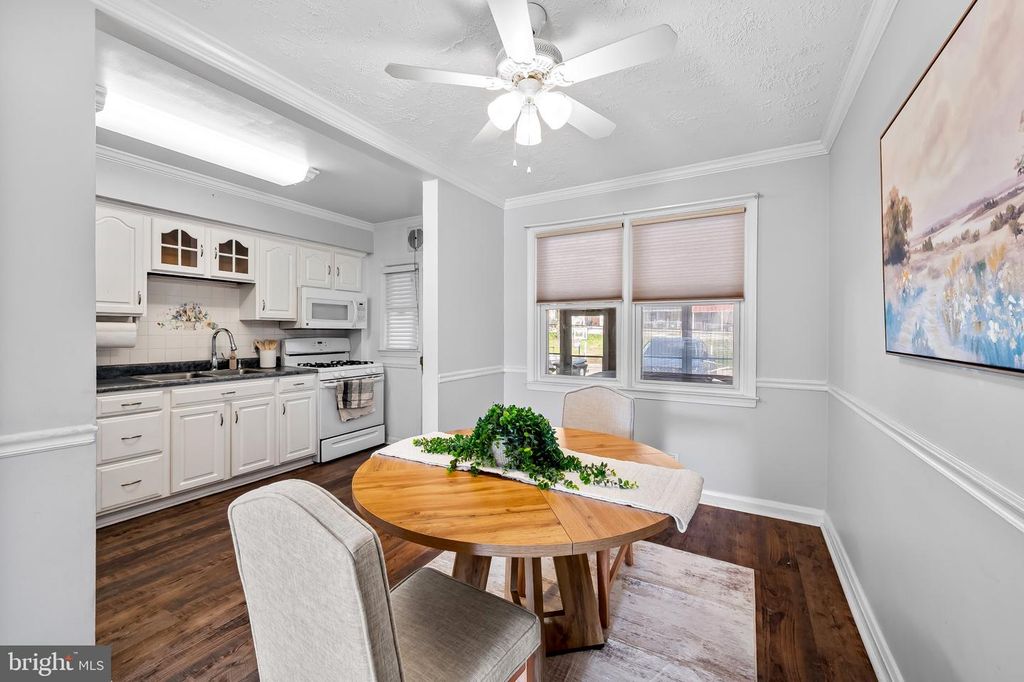 Image 9 of property listing at 7258 BRIDGEWOOD DR, Baltimore, MD 21224