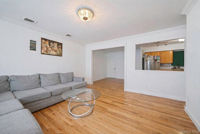 23 McKinley Street, Brentwood, NY 11717