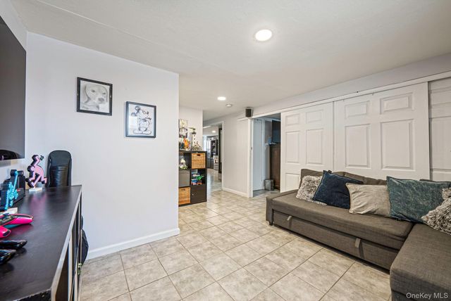 23 McKinley Street, Brentwood, NY 11717