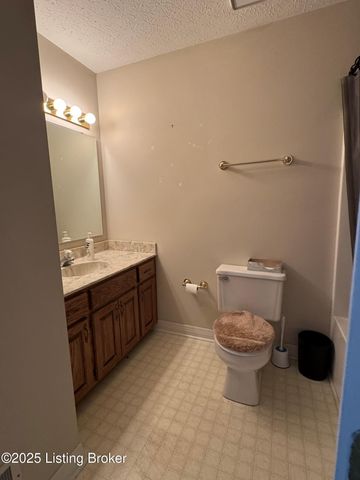 110 Chimney Rock Dr, Shepherdsville, KY 40165