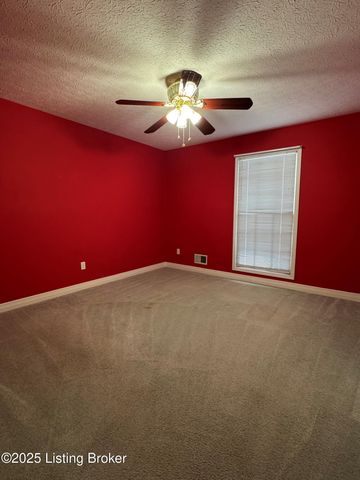 110 Chimney Rock Dr, Shepherdsville, KY 40165