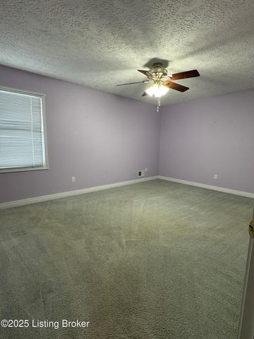 110 Chimney Rock Dr, Shepherdsville, KY 40165