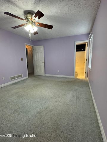 110 Chimney Rock Dr, Shepherdsville, KY 40165