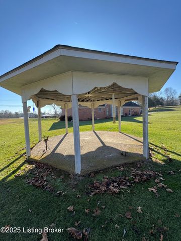 110 Chimney Rock Dr, Shepherdsville, KY 40165