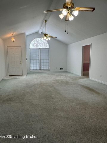 110 Chimney Rock Dr, Shepherdsville, KY 40165