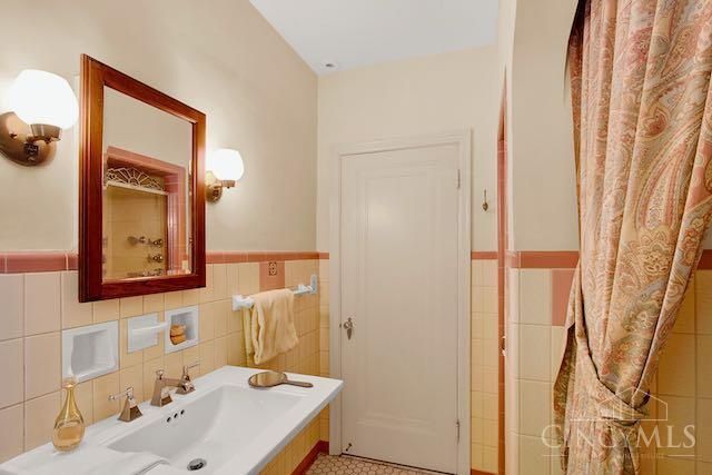 3833 Eileen Drive, Cincinnati, OH 45209