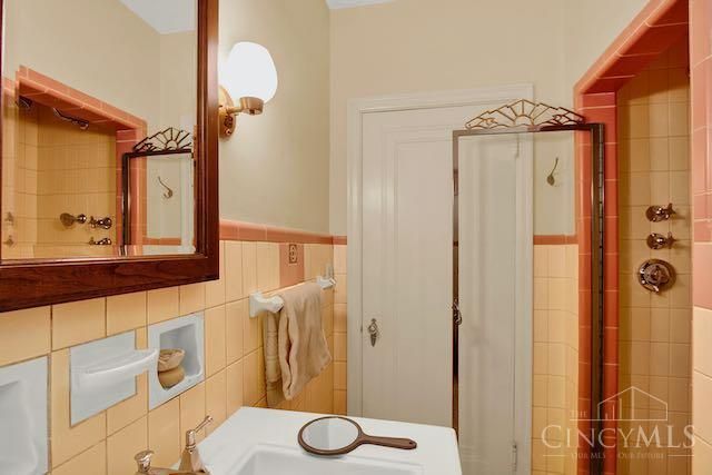 3833 Eileen Drive, Cincinnati, OH 45209