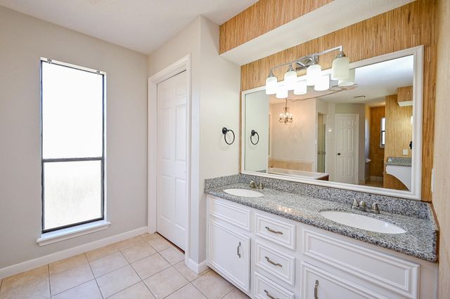 12011 Autumn Creek Drive, Houston, TX 77070