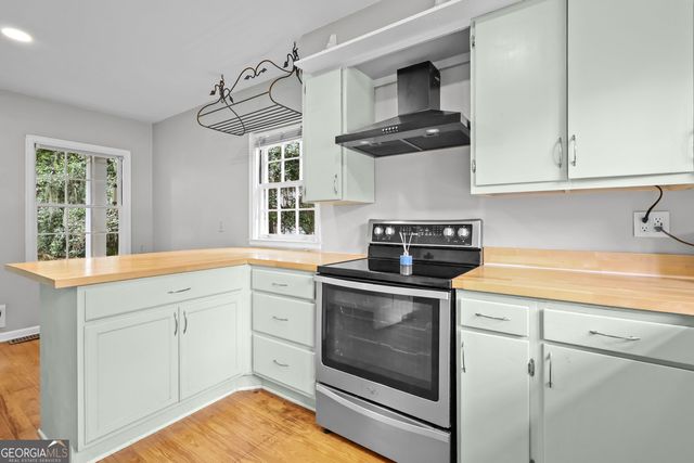 2016 Ash Avenue, Brunswick, GA 31520