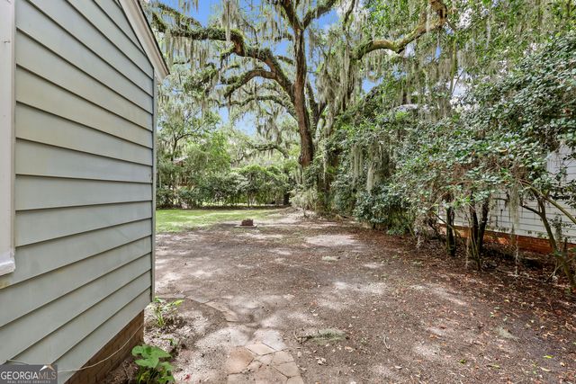 2016 Ash Avenue, Brunswick, GA 31520