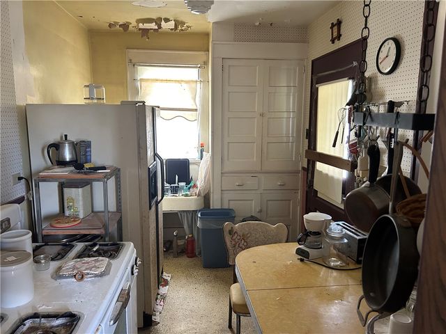 24 Herman St, Uniontown, PA 15401