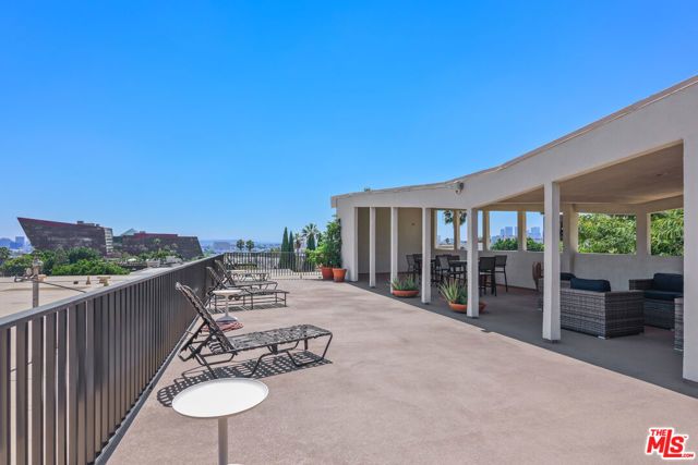 960 Larrabee Street 328, West Hollywood, CA 90069