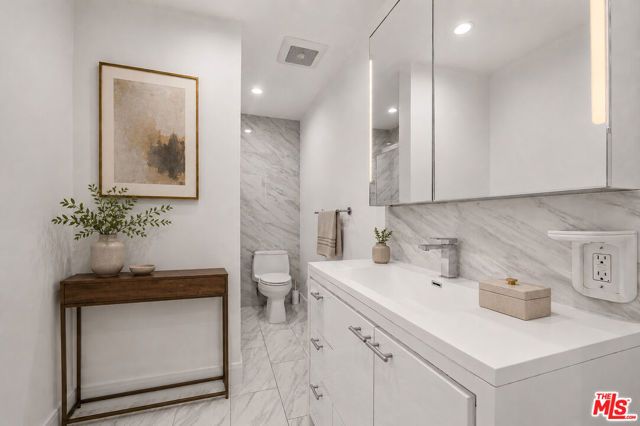 960 Larrabee Street 328, West Hollywood, CA 90069