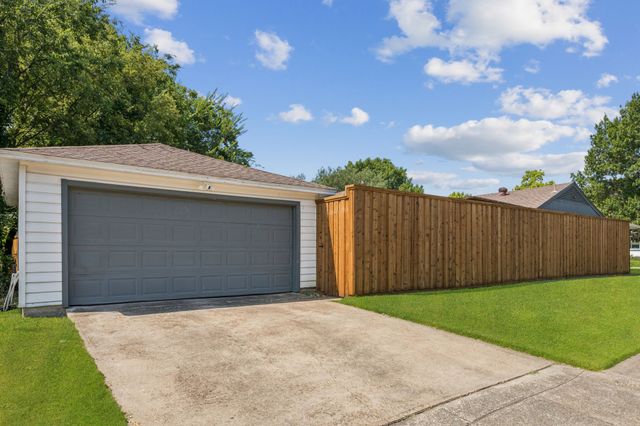 9670 Lynbrook Drive, Dallas, TX 75238
