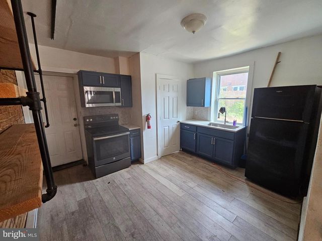 2215 N MARKET ST, Wilmington, DE 19802