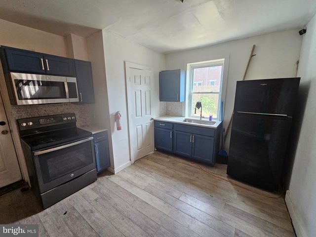 2215 N MARKET ST, Wilmington, DE 19802