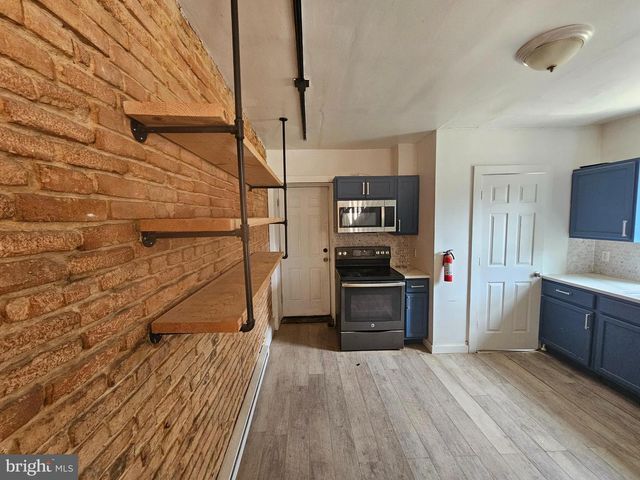 2215 N MARKET ST, Wilmington, DE 19802