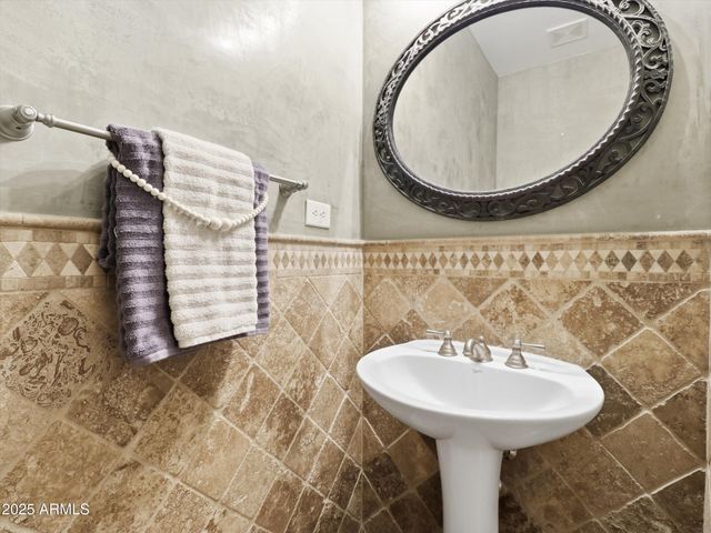 14469 W EDGEMONT Avenue, Goodyear, AZ 85395