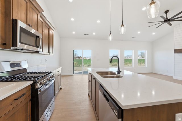 10295 N VISTA LN, Elwood, UT 84337