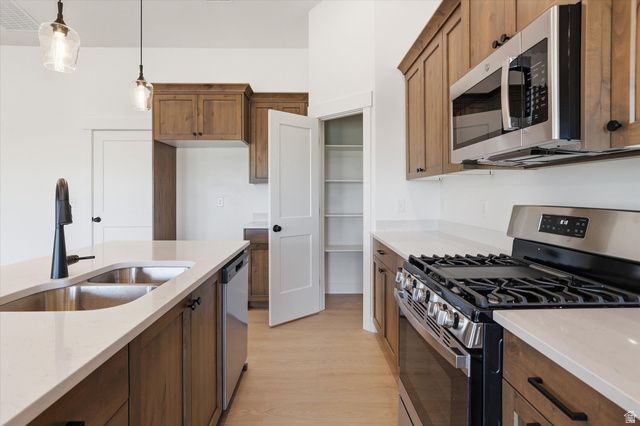 10295 N VISTA LN, Elwood, UT 84337