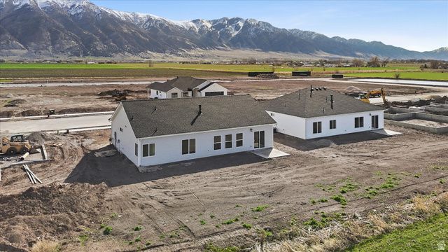 10295 N VISTA LN, Elwood, UT 84337