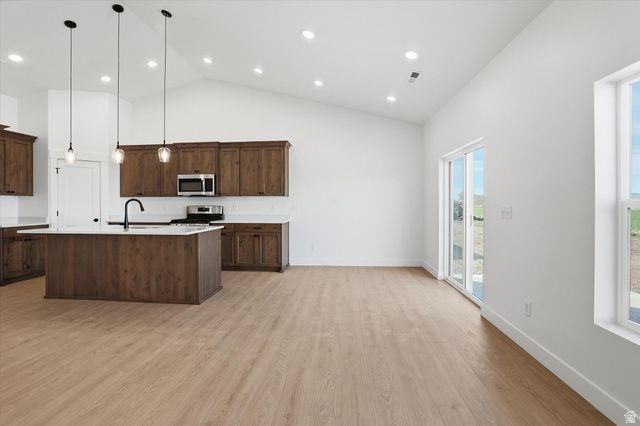 10295 N VISTA LN, Elwood, UT 84337