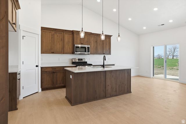 10295 N VISTA LN, Elwood, UT 84337