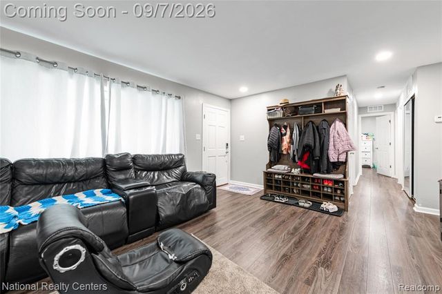 35463 Seville Street, Clinton Township, MI 48035