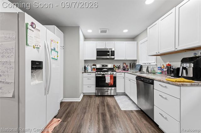 35463 Seville Street, Clinton Township, MI 48035