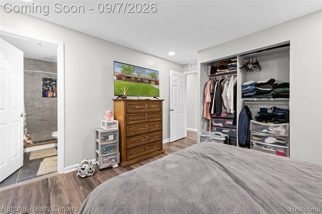 35463 Seville Street, Clinton Township, MI 48035