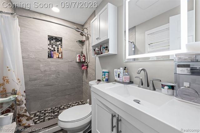 35463 Seville Street, Clinton Township, MI 48035