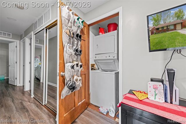 35463 Seville Street, Clinton Township, MI 48035