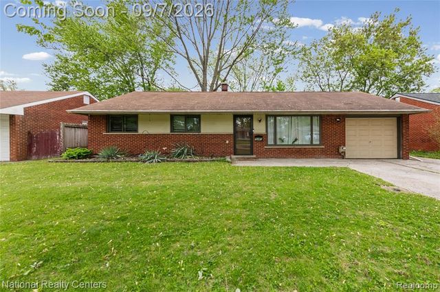 35463 Seville Street, Clinton Township, MI 48035