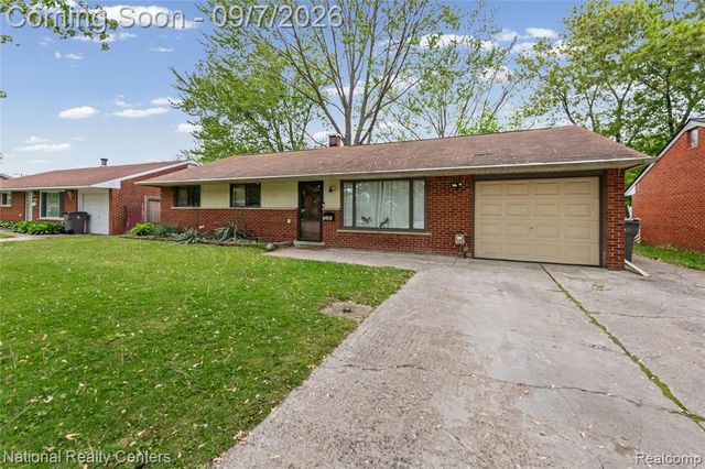 35463 Seville Street, Clinton Township, MI 48035